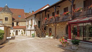 Hotel Des Trois Maures binnenplaats