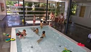 Hotel Weiß zwembad