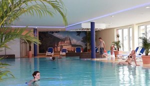 Hotel Belle Vue zwembad