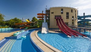 Grand Hotel Primus zwembad