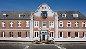 Voorkant hotel Thinggaard