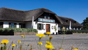 Voorkant hotel St.Binderup Kro