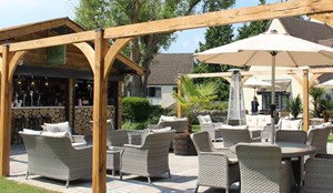 The Bear of Rodborough Hotel terras