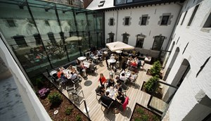 Kloster Heidberg patio