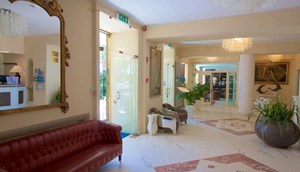 Hotel Mediterranee receptie