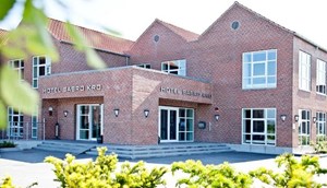 Montra hotel Sabro Kro voorkant